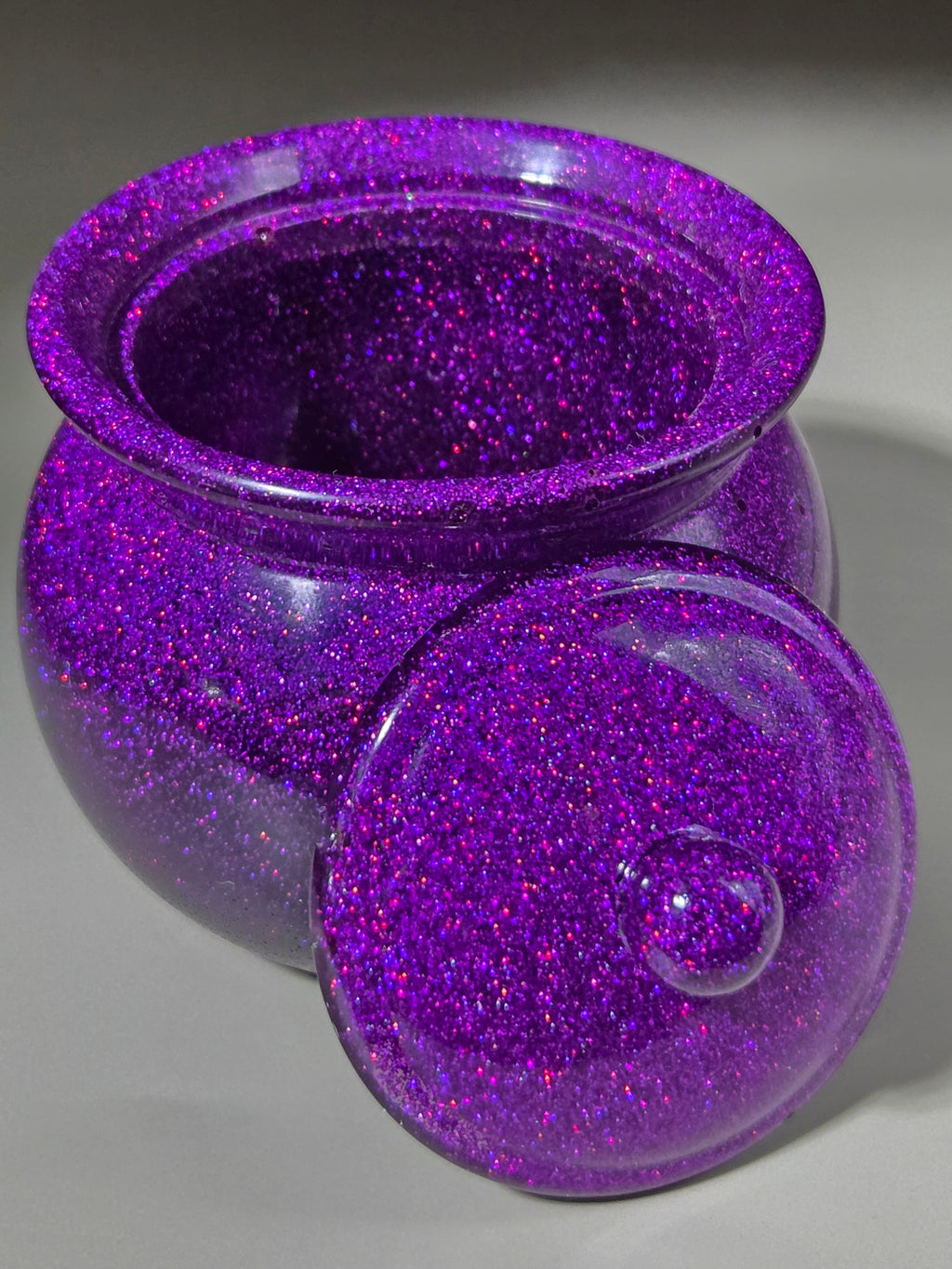 Handcrafted Epoxy Resin Round Jar - Gothic Home Decor & Storage