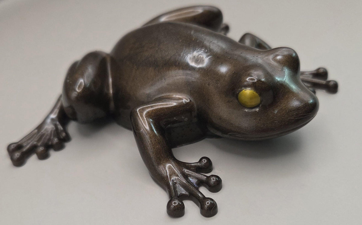 Handcrafted Epoxy Resin Frog Figurine - Gothic Home Decor