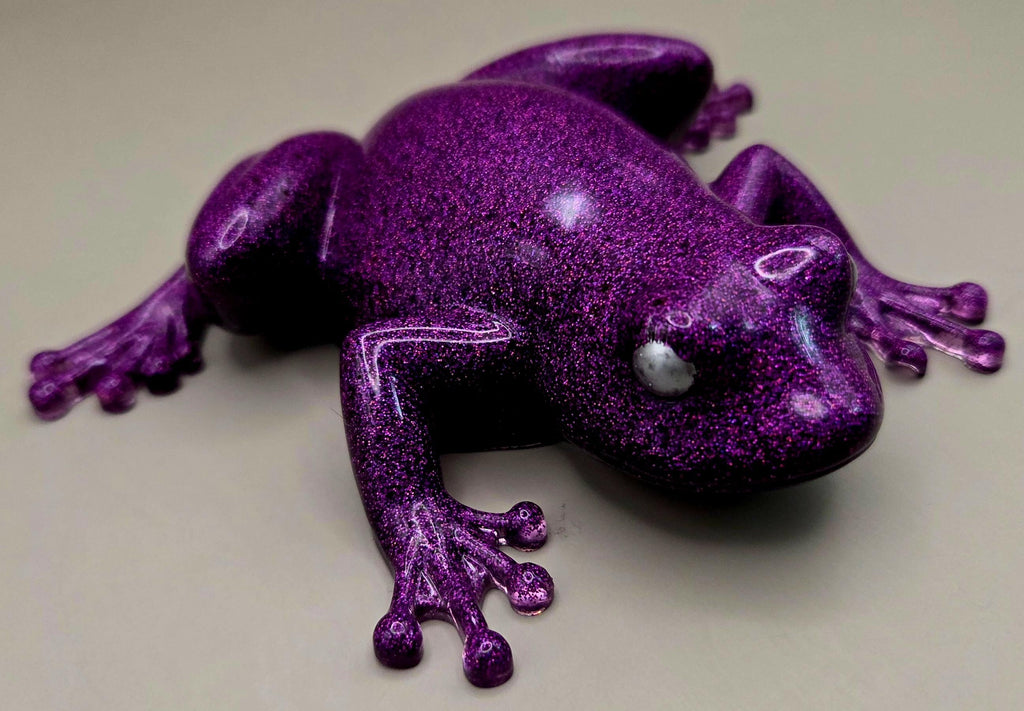 Handcrafted Epoxy Resin Frog Figurine - Gothic Home Decor